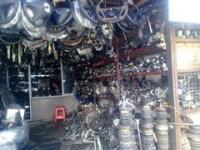 奔驰汽车配件供应链 拆车件与原厂新件的专业化采购指南